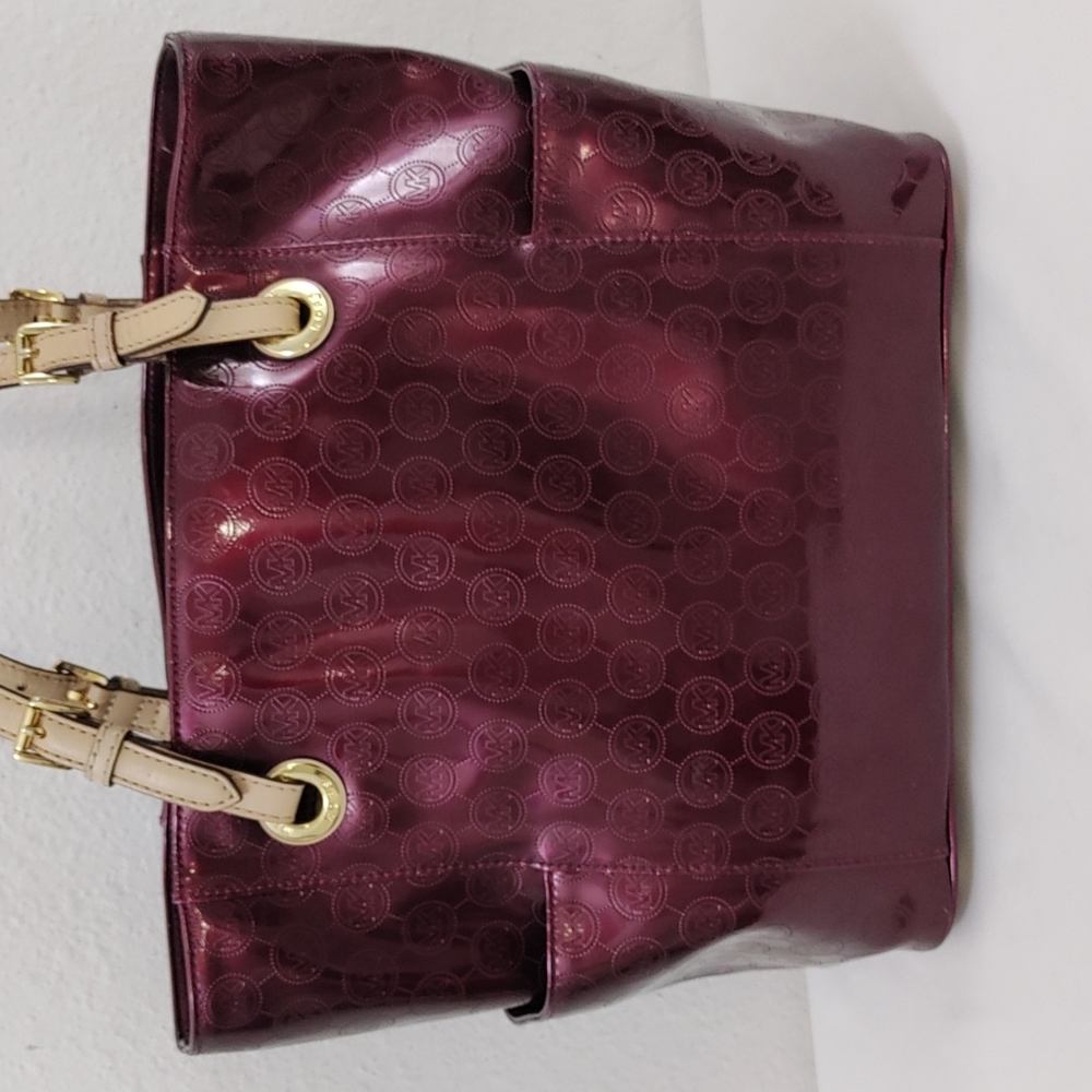 Michael Kors Jet Set East West Signature Bordeaux Patent Leather Metallic Tote - Picture 4 of 17